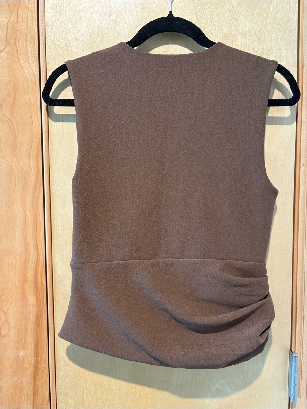 Abercrombie & Fitch Sleeveless V-Neck Brown Women's Top - Picture 3 of 3